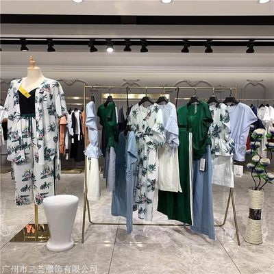 亮點(diǎn)國(guó)際品牌折扣店及秋熠品牌女裝批發(fā)指南