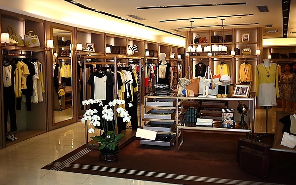 從色彩到面料 服裝店零售的藝術與科學